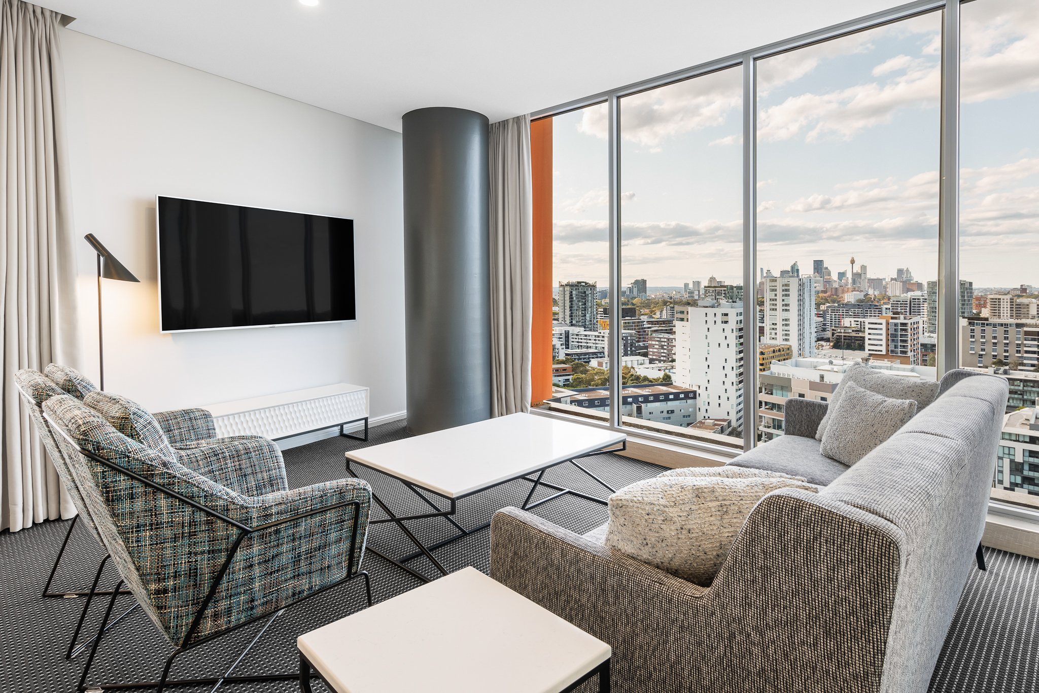 Meriton Suites Zetland 10/22