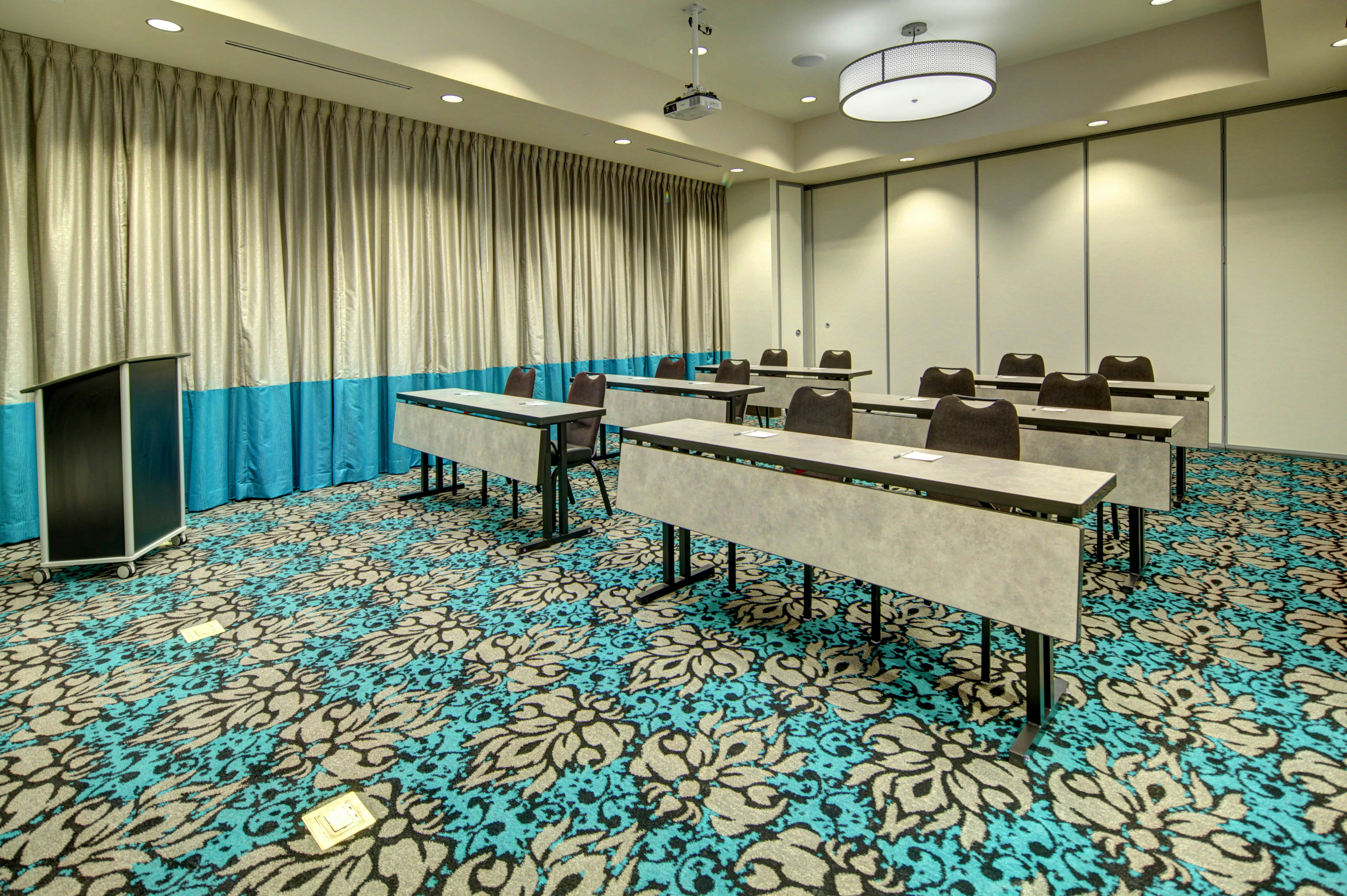 Hampton Inn And Suites Roanoke-Downtown 71/75