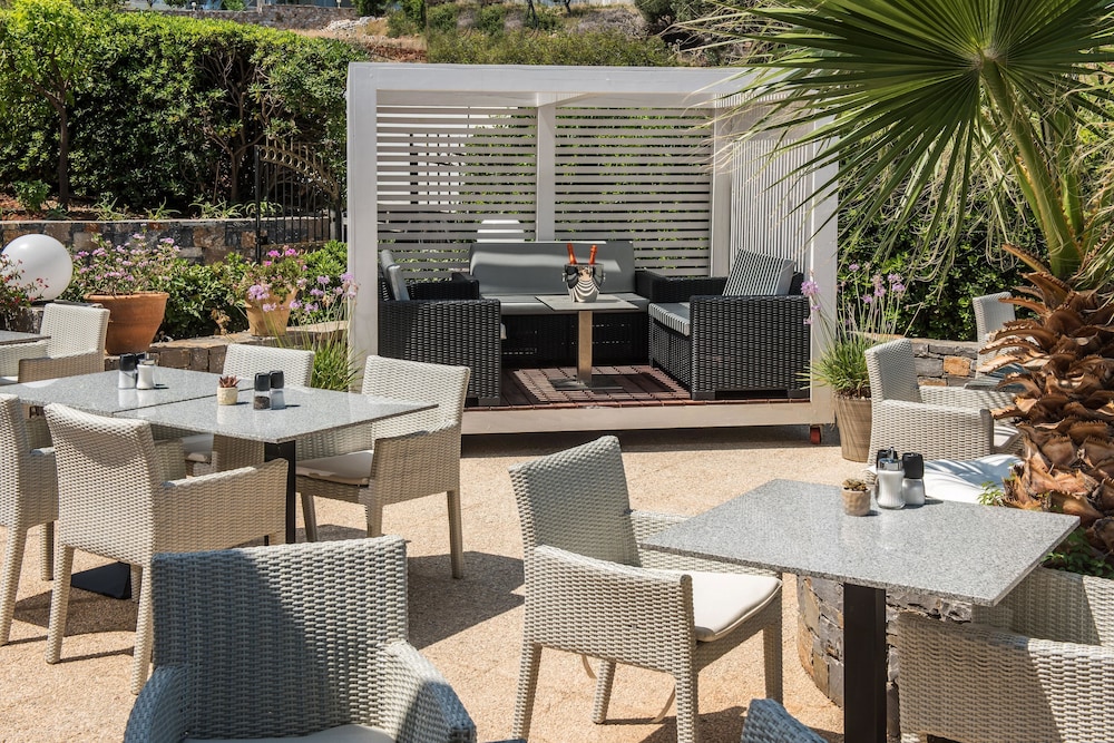 Matheo Hotel Villas & Suites 38/49