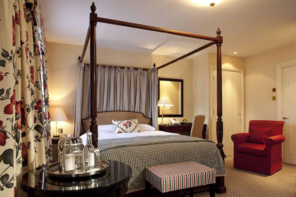 White Horse Hotel 18/46