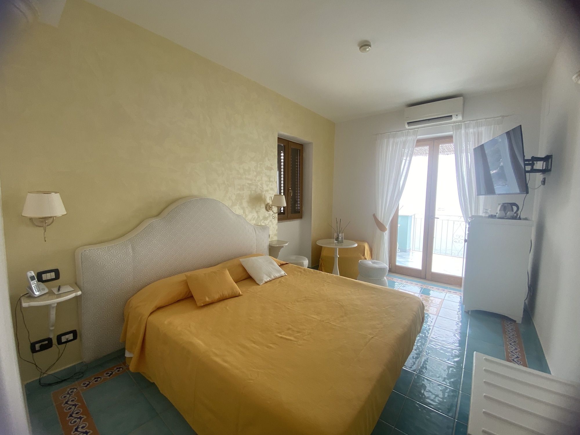COMFORT, DOUBLE OR TWIN BED