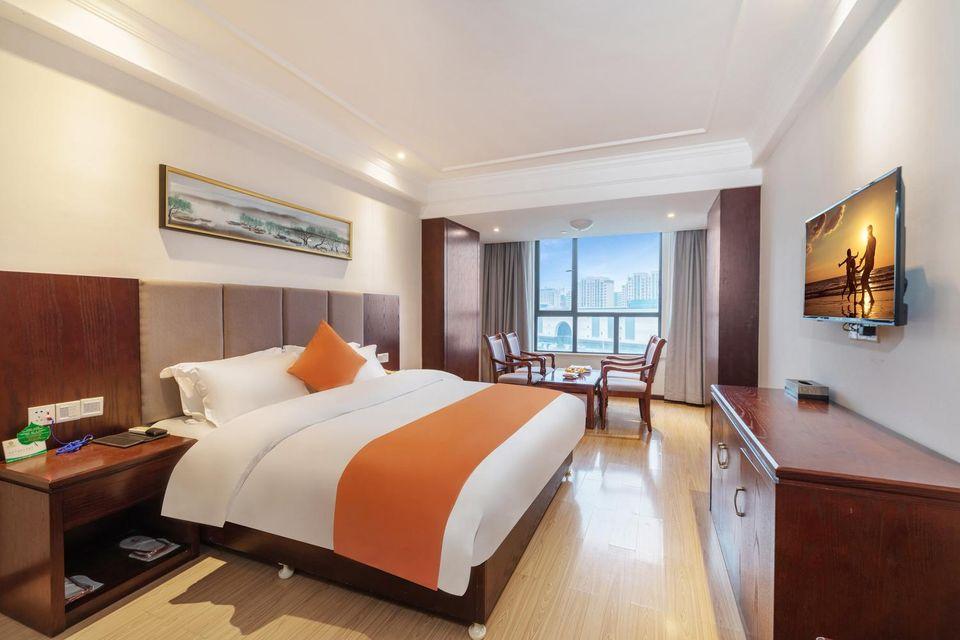 Boutique, Queen Bed