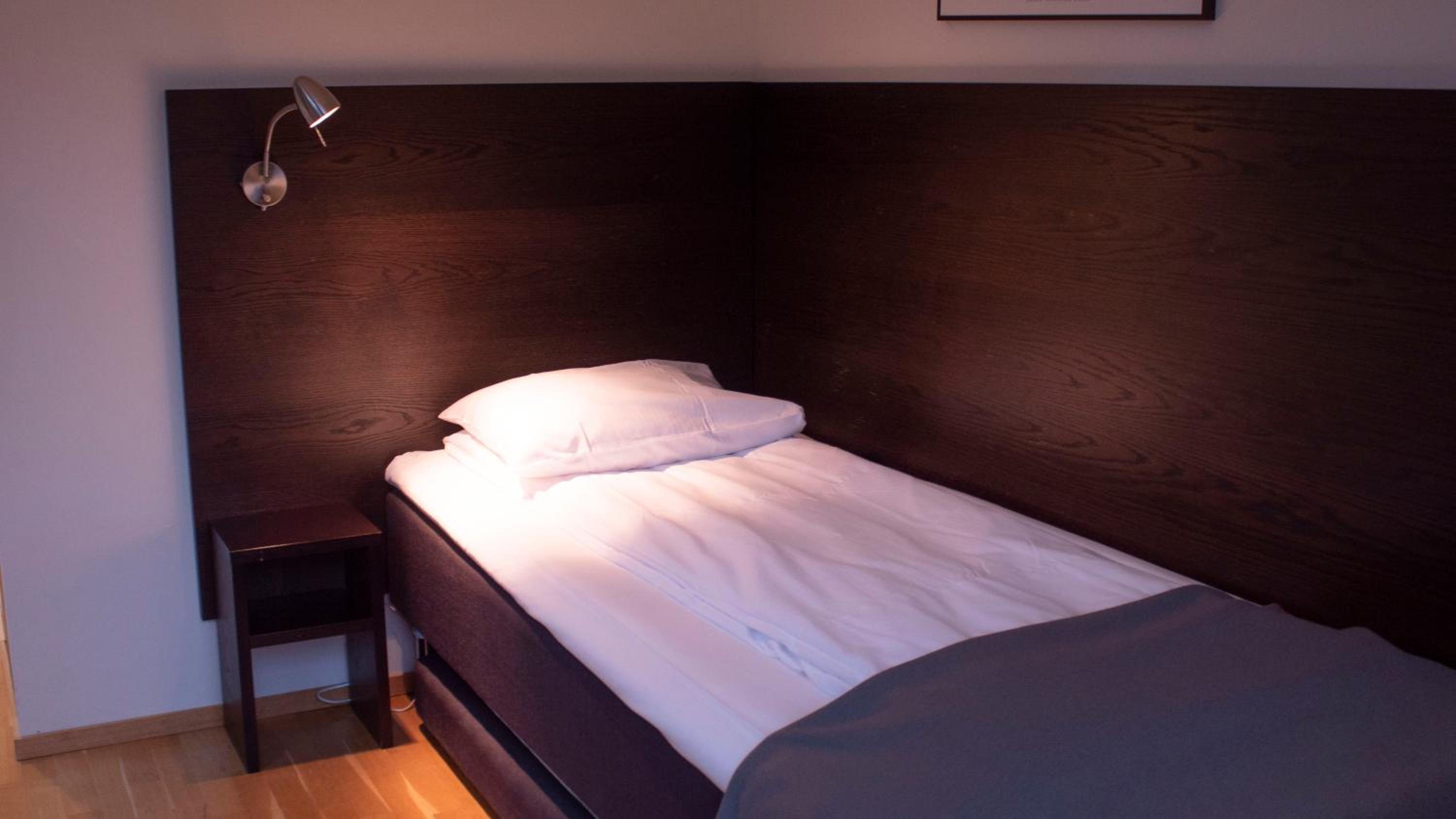 غرفة مفردة مع أريكة، Hotell Montebello 2/4