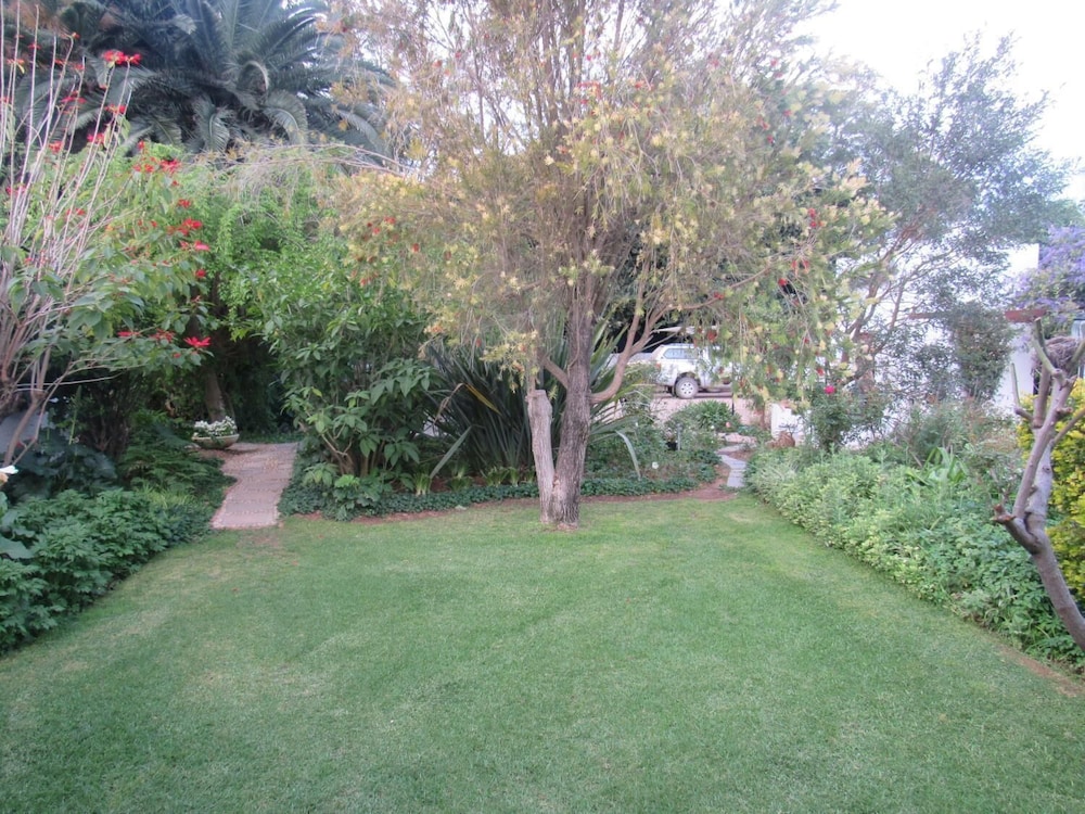 Happy Lands Self Catering/B&B 34/48
