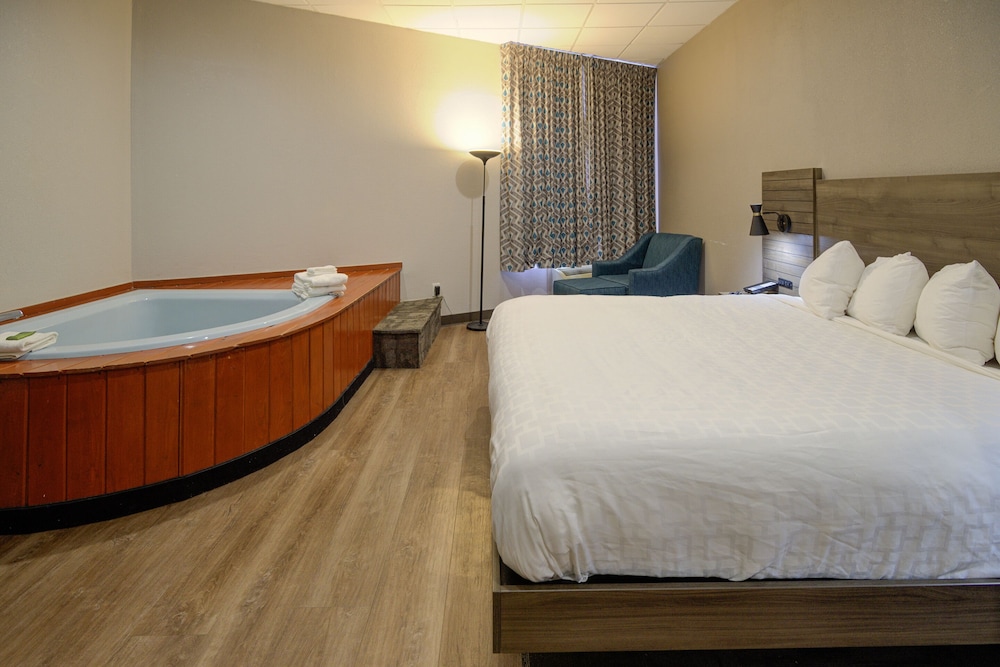 Clarion Pointe Downtown Gatlinburg 11/32