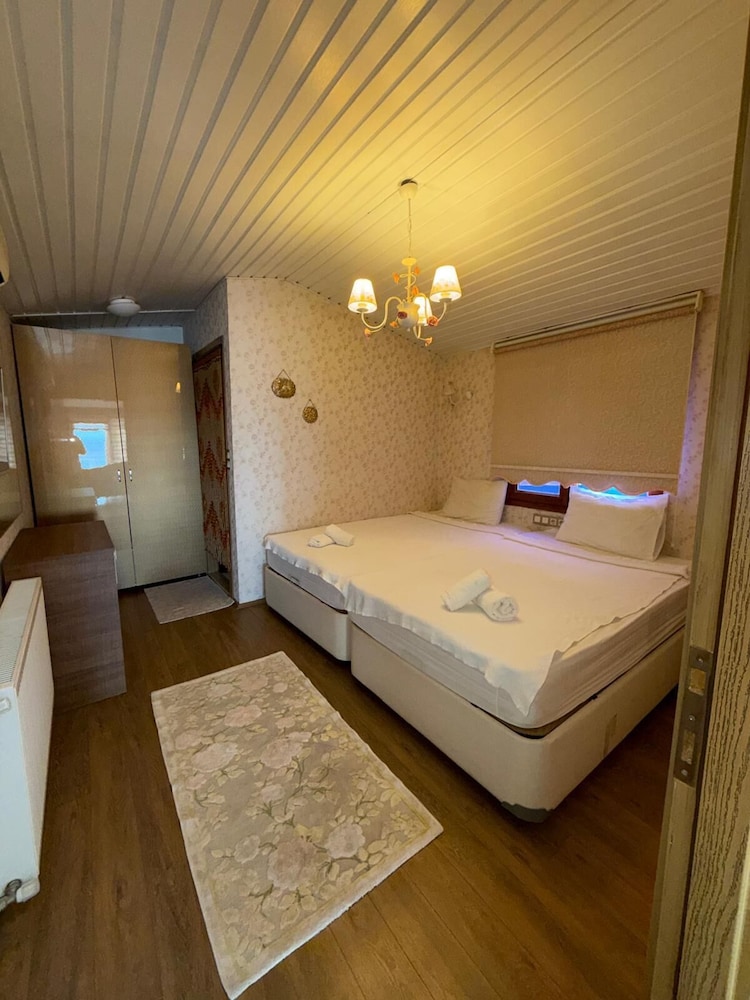 Kutlugun Sahil Otel 25/50