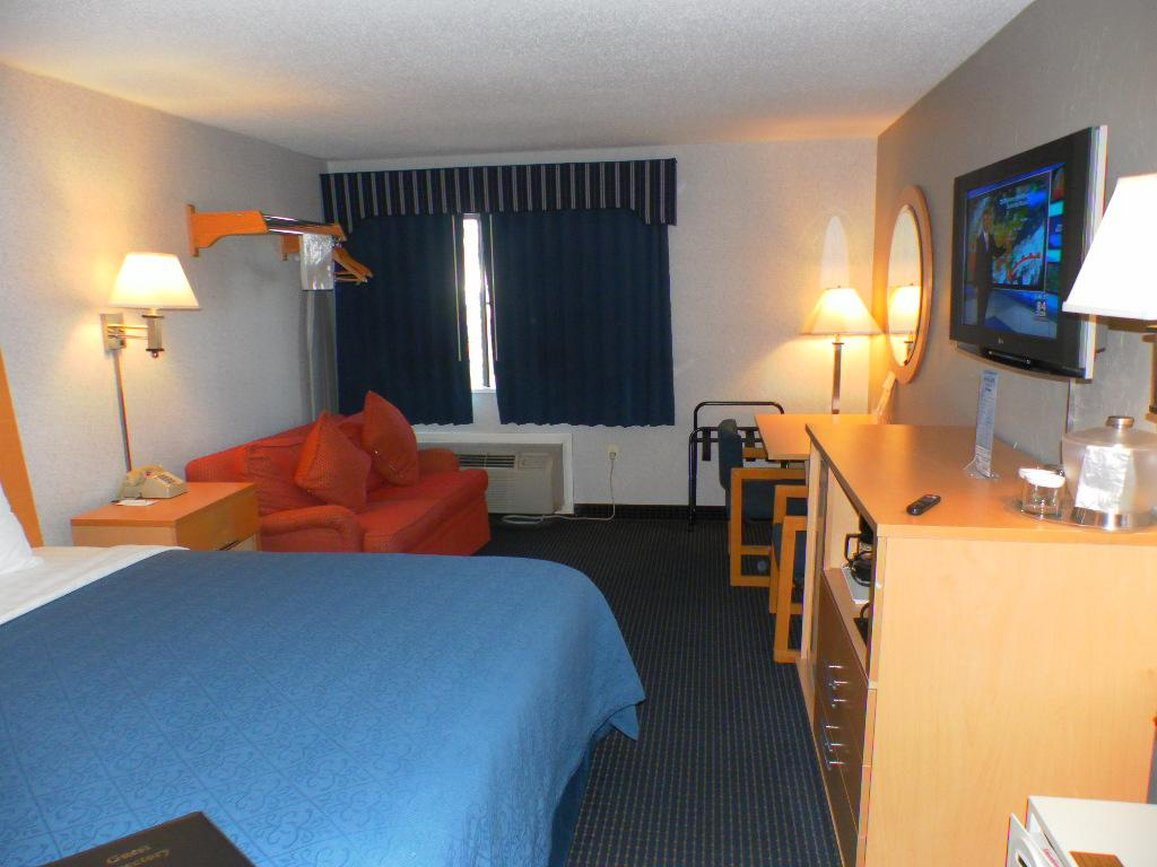 Ambassador Inn Suites 13/43