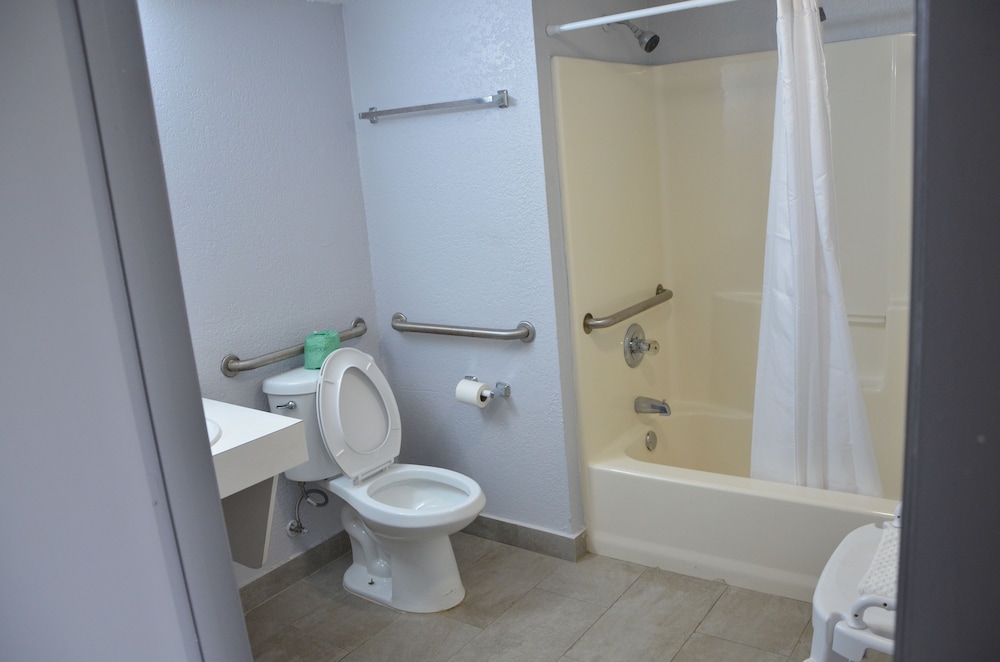 Rodeway Inn Sun City Center 24/46