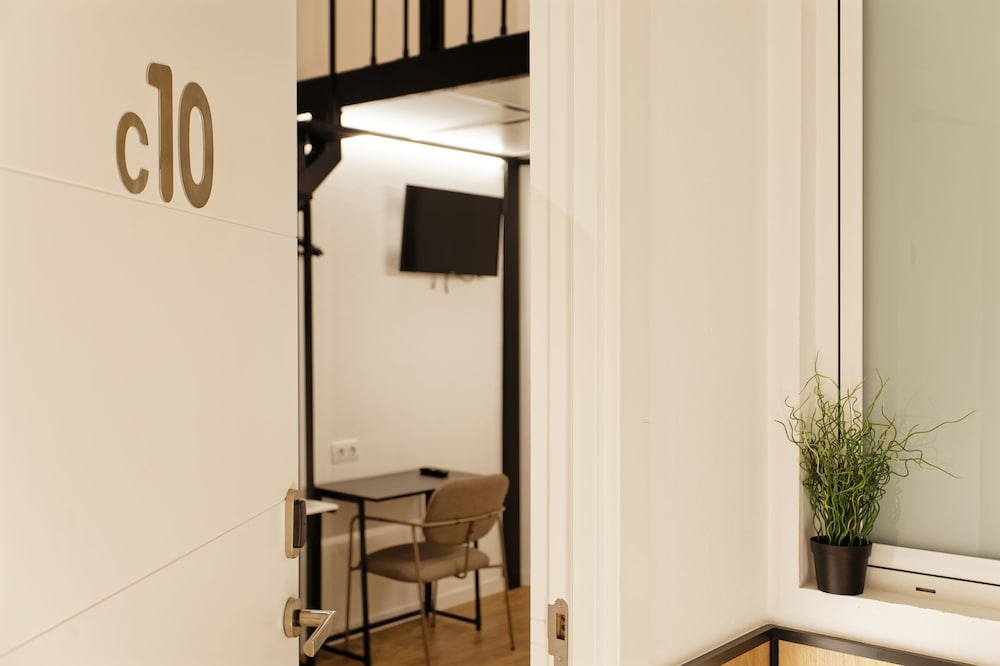 Barna House Hotel 44/50