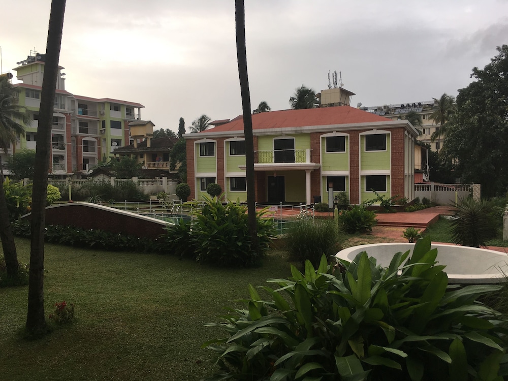 Monarch Suites 28/40