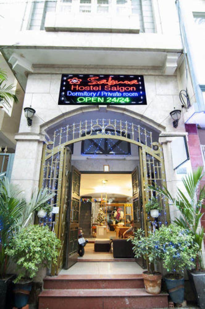 Sakura Hostel Saigon 2/85