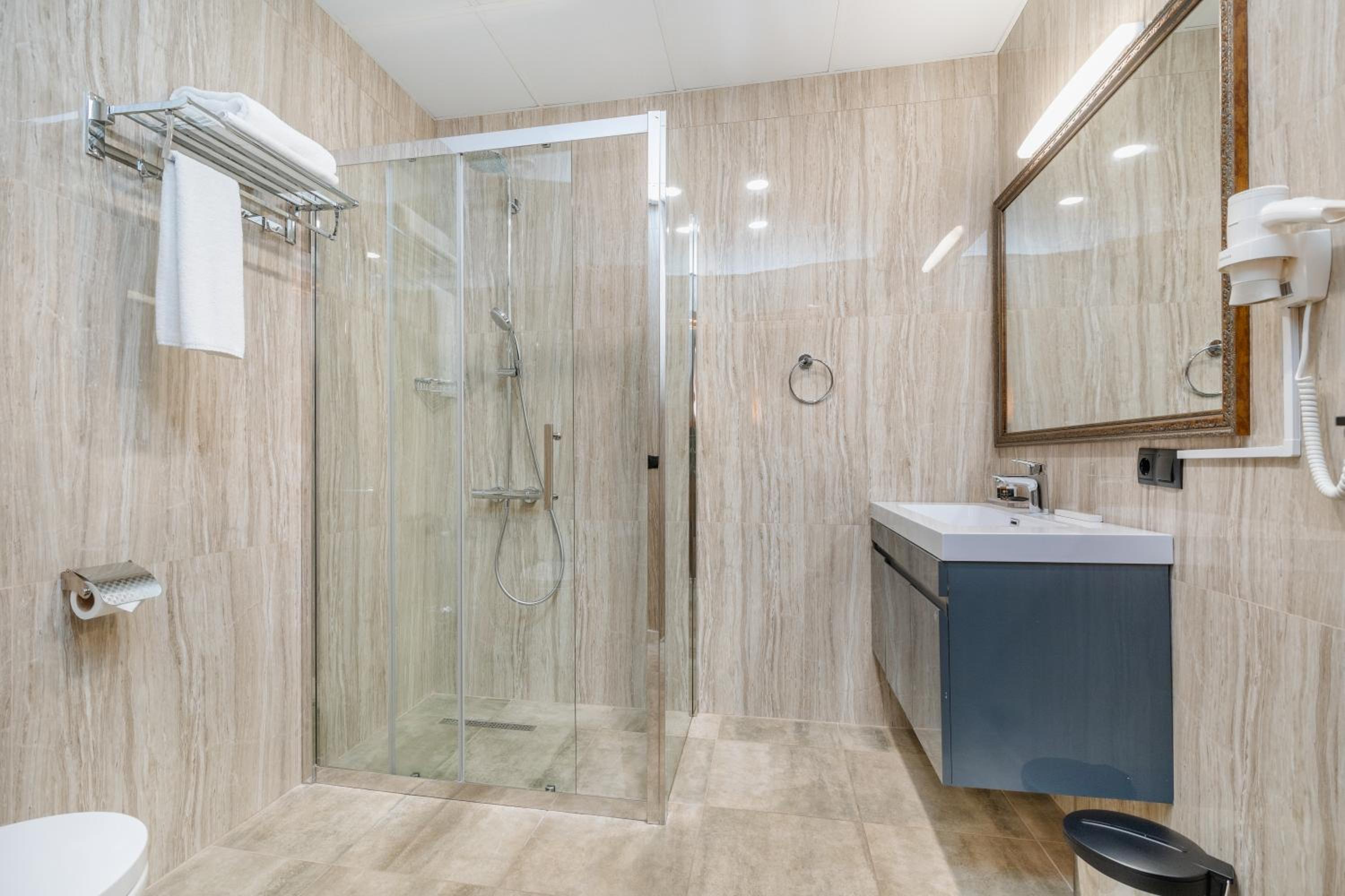 غرفة سوبيريور بسرير كينج، Best Western Tbilisi City Center 4/6