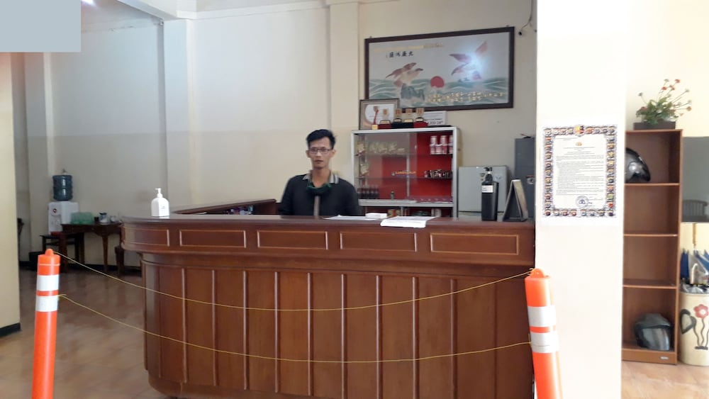 Oyo 856 Hotel Pelangi Indah 2/14
