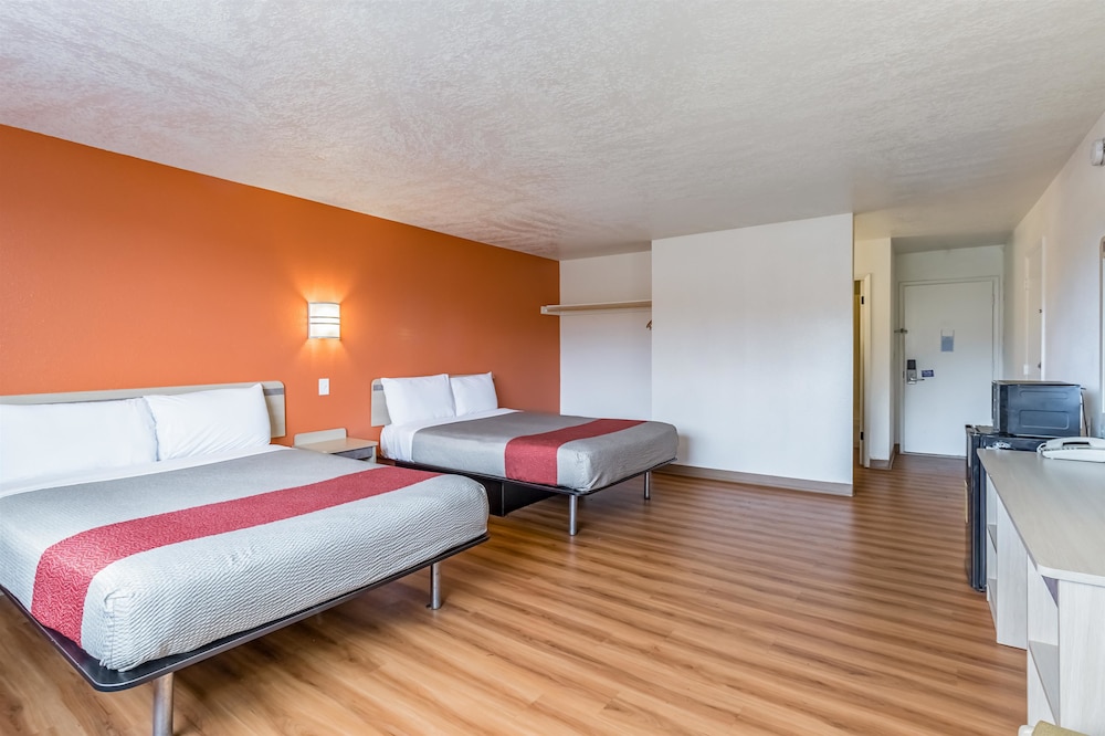 Motel6 Beaverton, OR 21/39