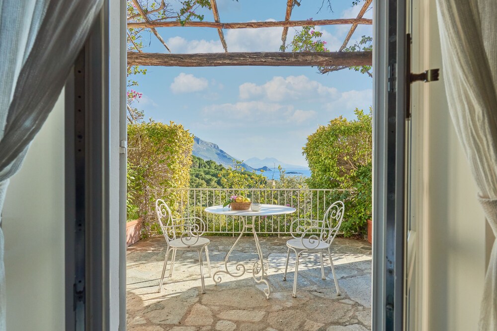 Santavenere Hotel 12/71