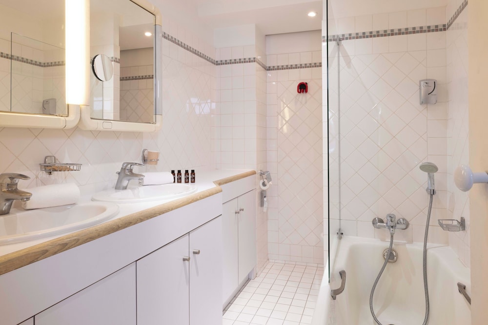 HOTEL SAINT PIERRE 42/50