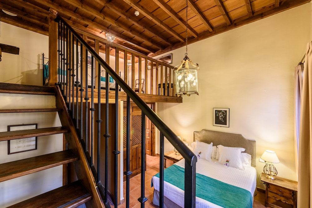 Hotel Palacio de Santa Ines 75/75
