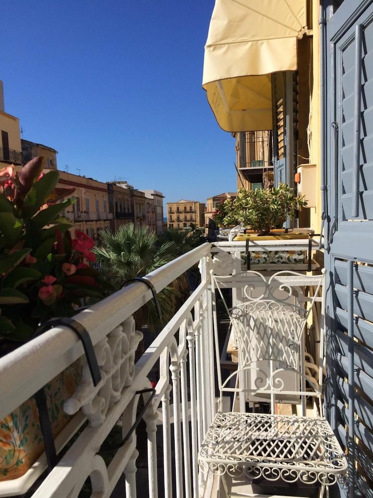 B&B Palazzo Melluso 34/39