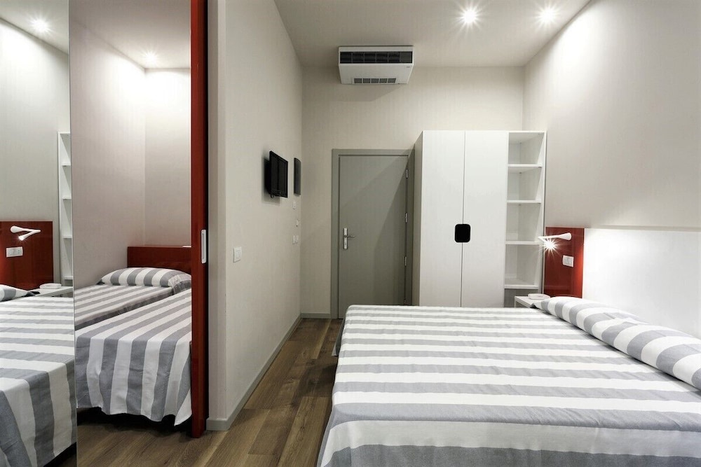2 BEDROOMS, FAMILY