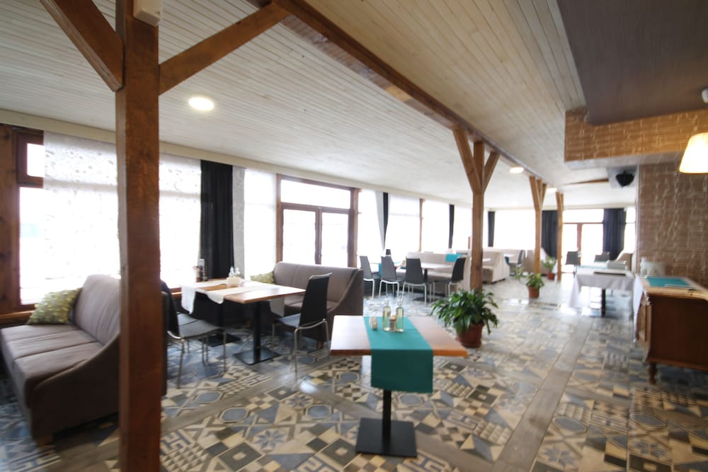Seven Seasons Hotel and Spa 52/67