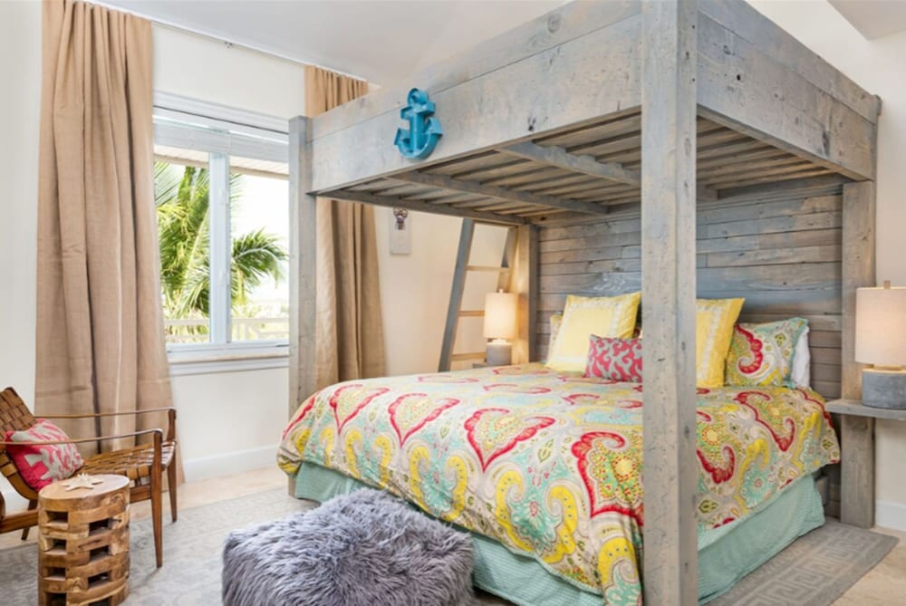 Grandview on Grace Bay 6/50