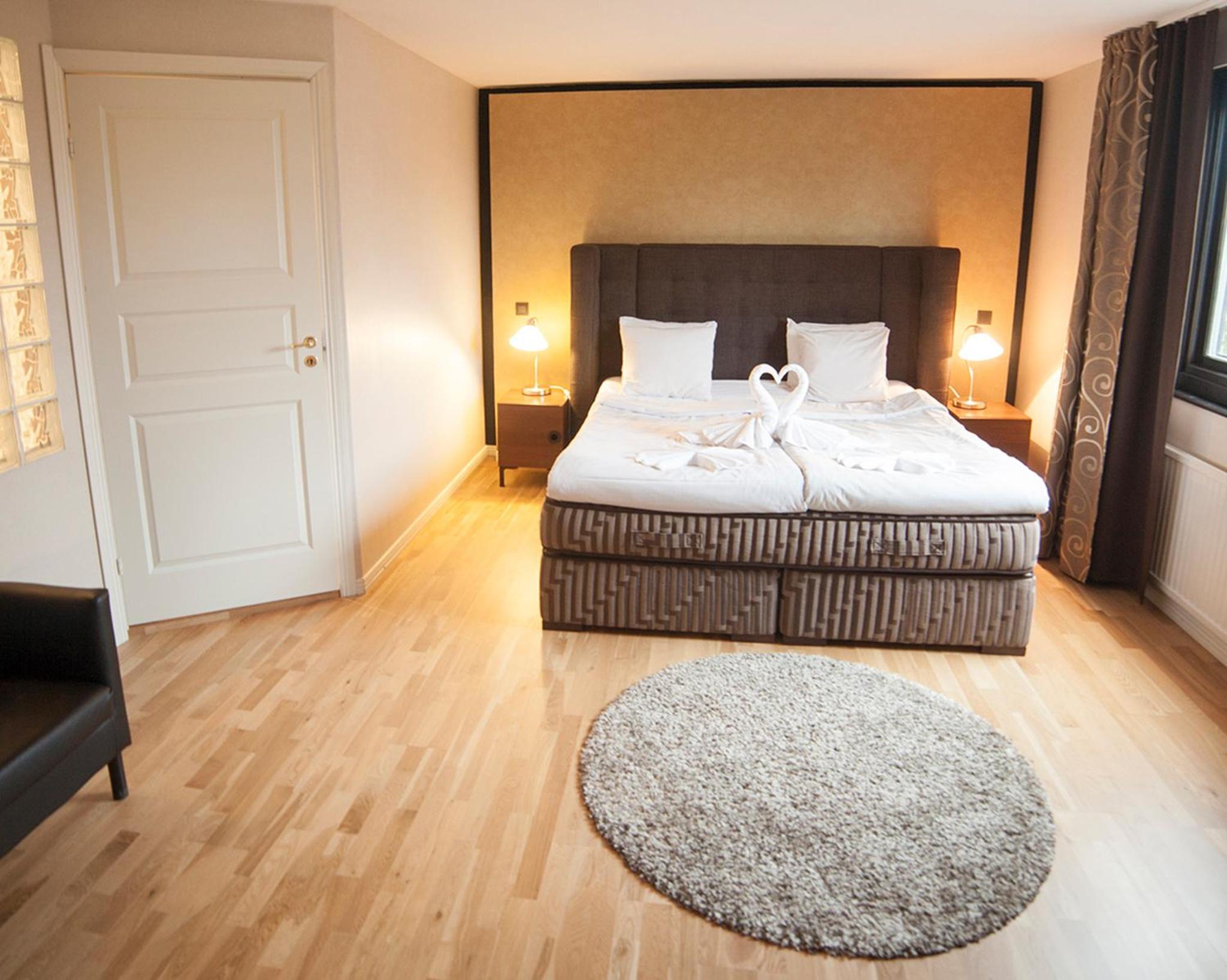 3 Rooms, Suite
