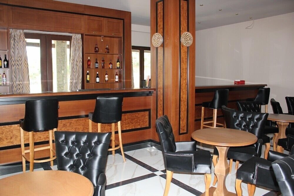 Grand Meteora Hotel 45/60