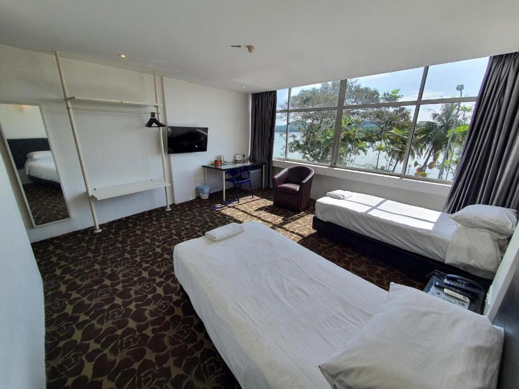 Riverine Garden Hotel 13/39