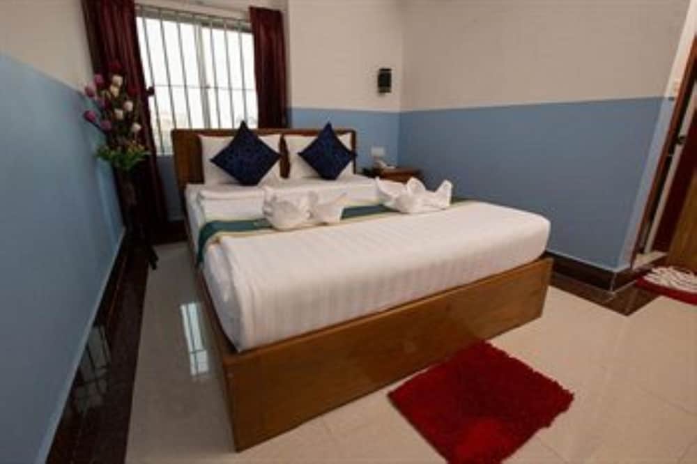 Queen Wood Hotel 13/30