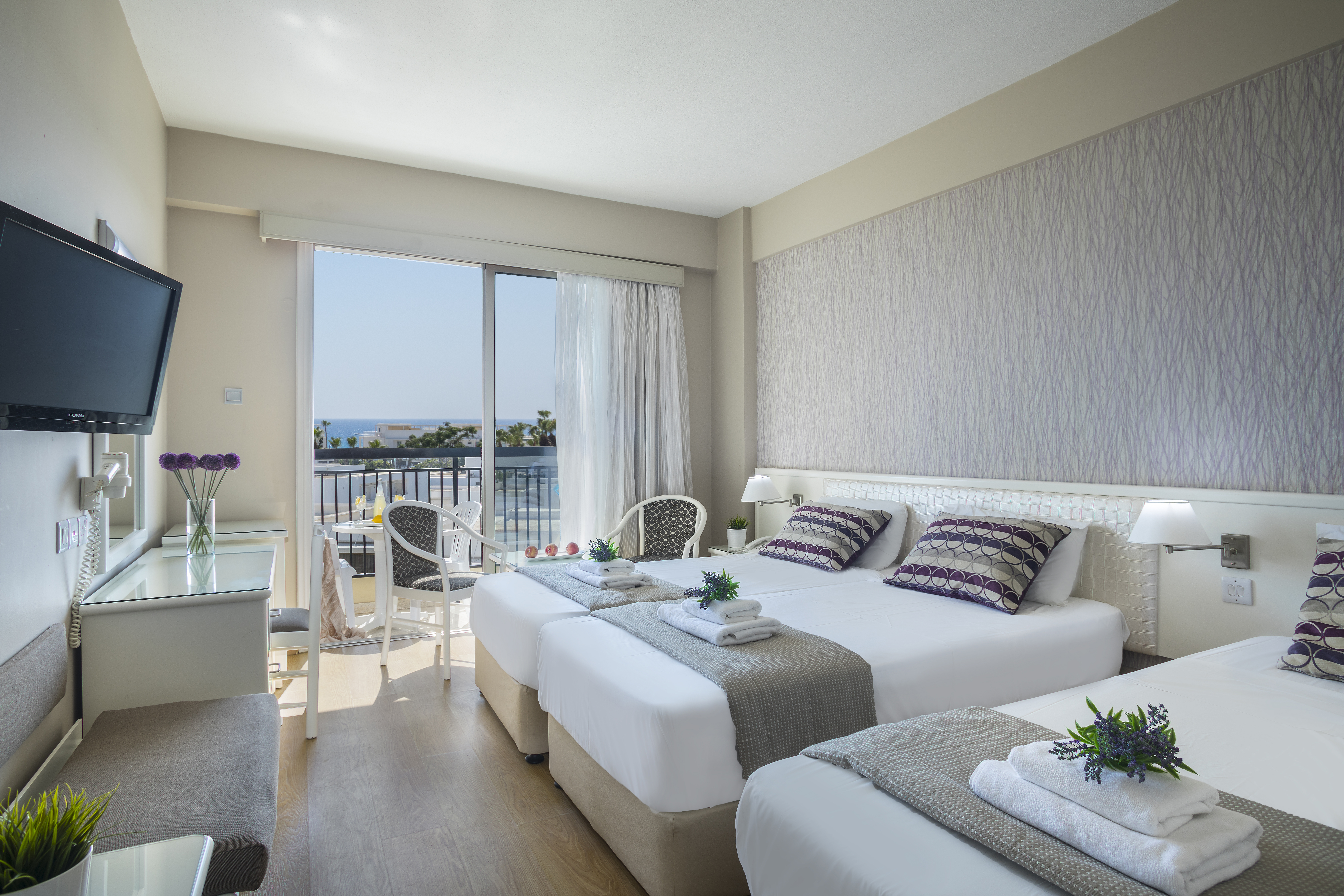 غرفة ثلاثية، Pavlo Napa Beach Hotel 2/4