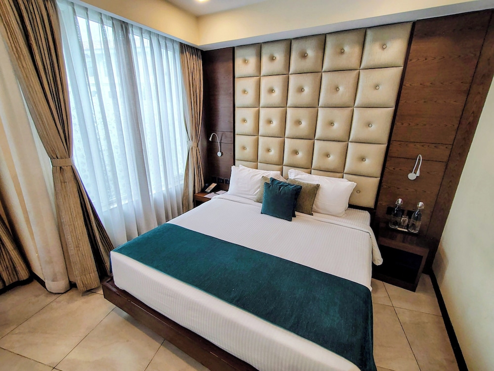 Superior, Peerless Inn Kolkata 7/10