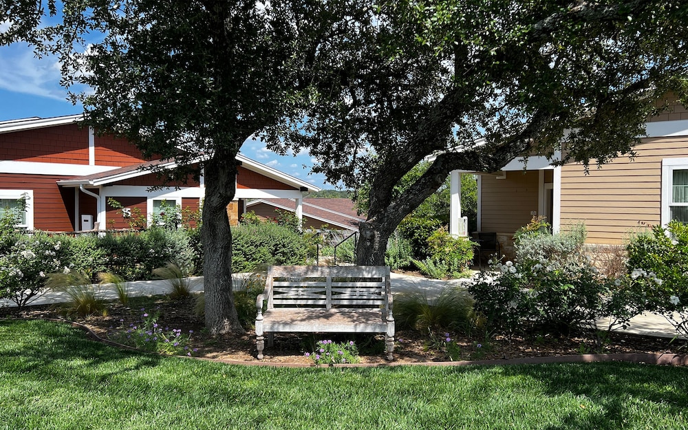 Carter Creek Winery Resort & Spa 34/39