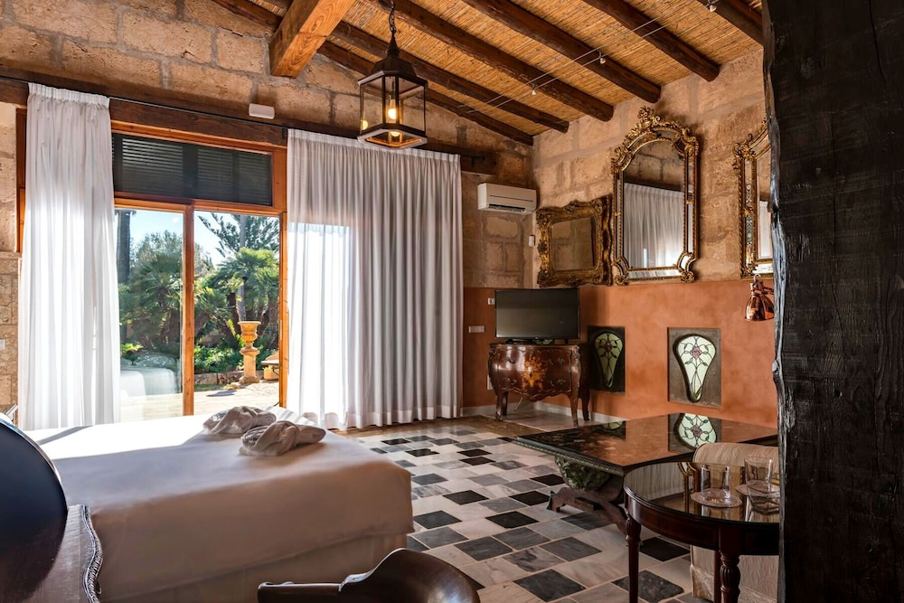Es Revellar Art Resort - Adults Only 92/110