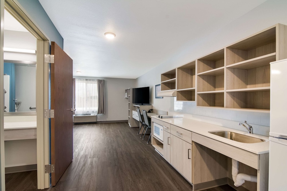 WoodSpring Suites Morrisville - Raleigh Durham Airport 34/35