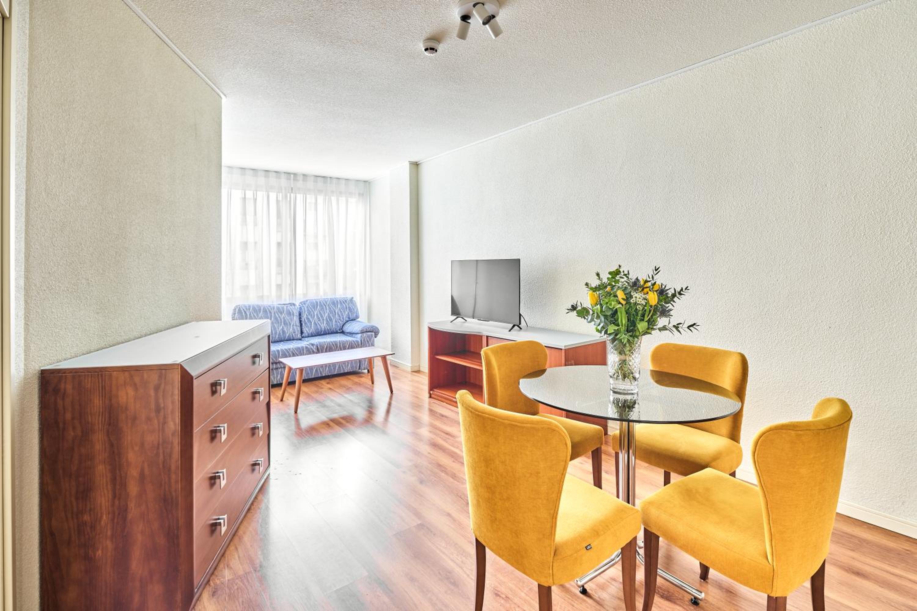 Apartamentos Juan Bravo 35/50