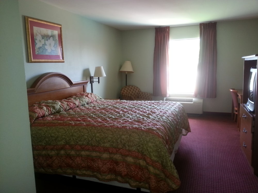 Super 8 by Wyndham Pascagoula 5/18
