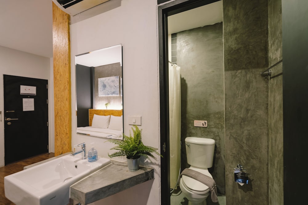 The Arbern Hostel x Bistro 40/50