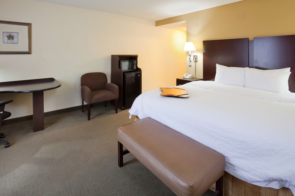 Hampton Inn & Suites Lino Lakes 7/41