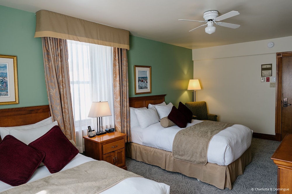 Tadoussac Hotel Seasonal Hotel 11/72