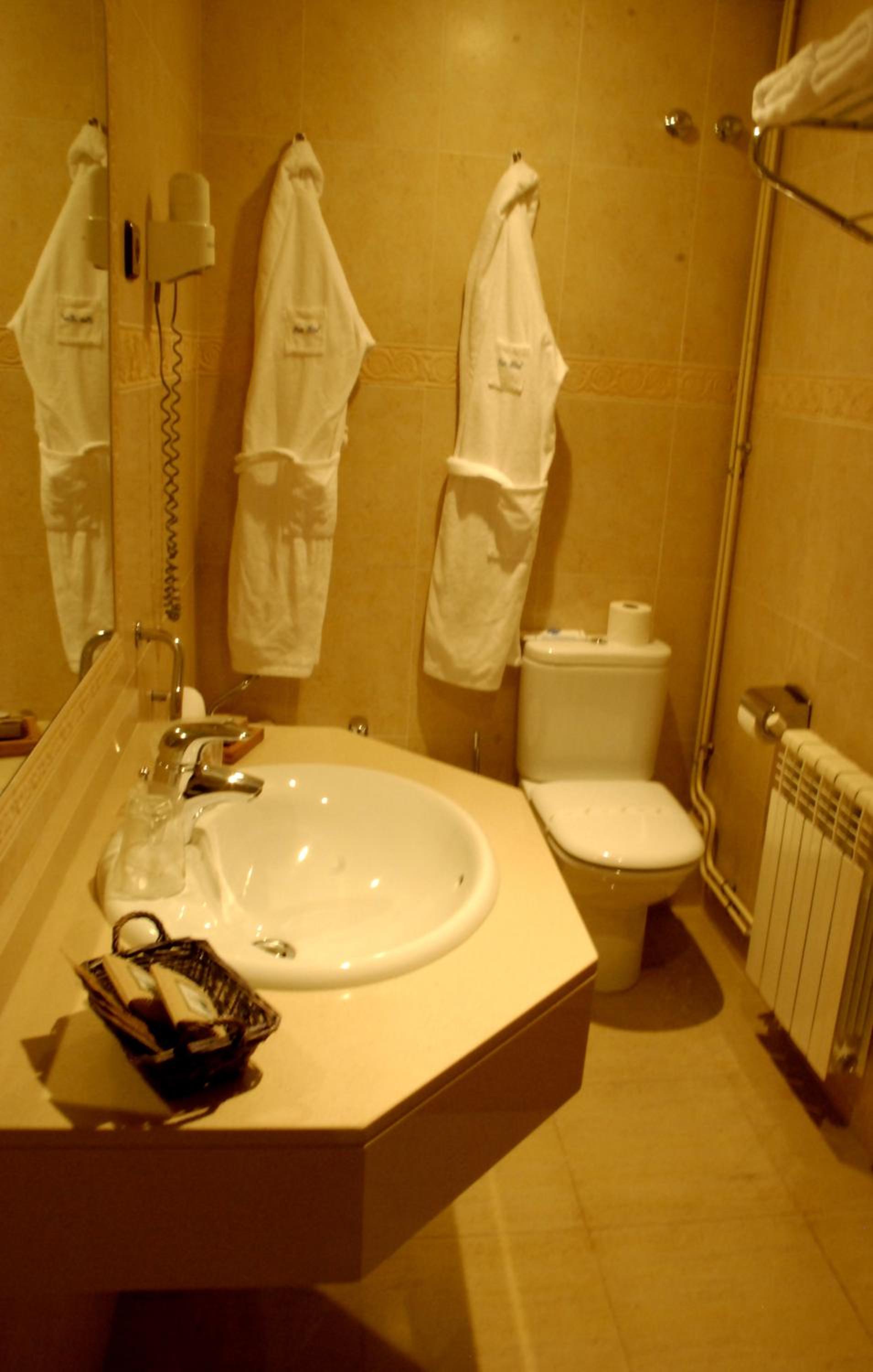 Petit Hotel 40/41