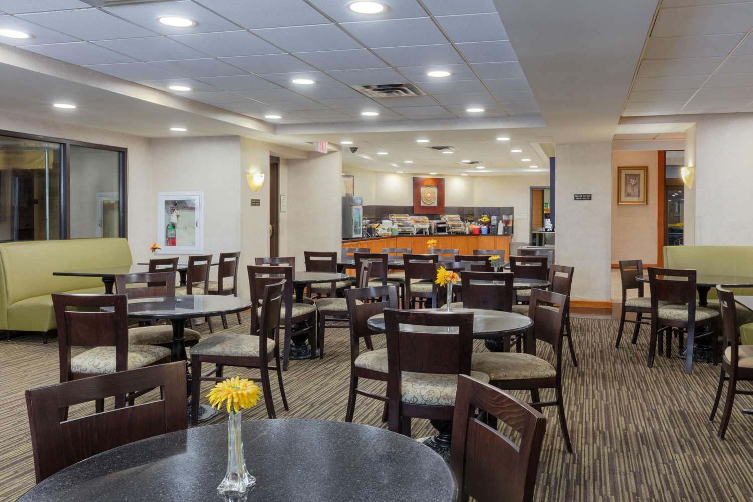La Quinta Inn & Suites by Wyndham Garden City 29/42