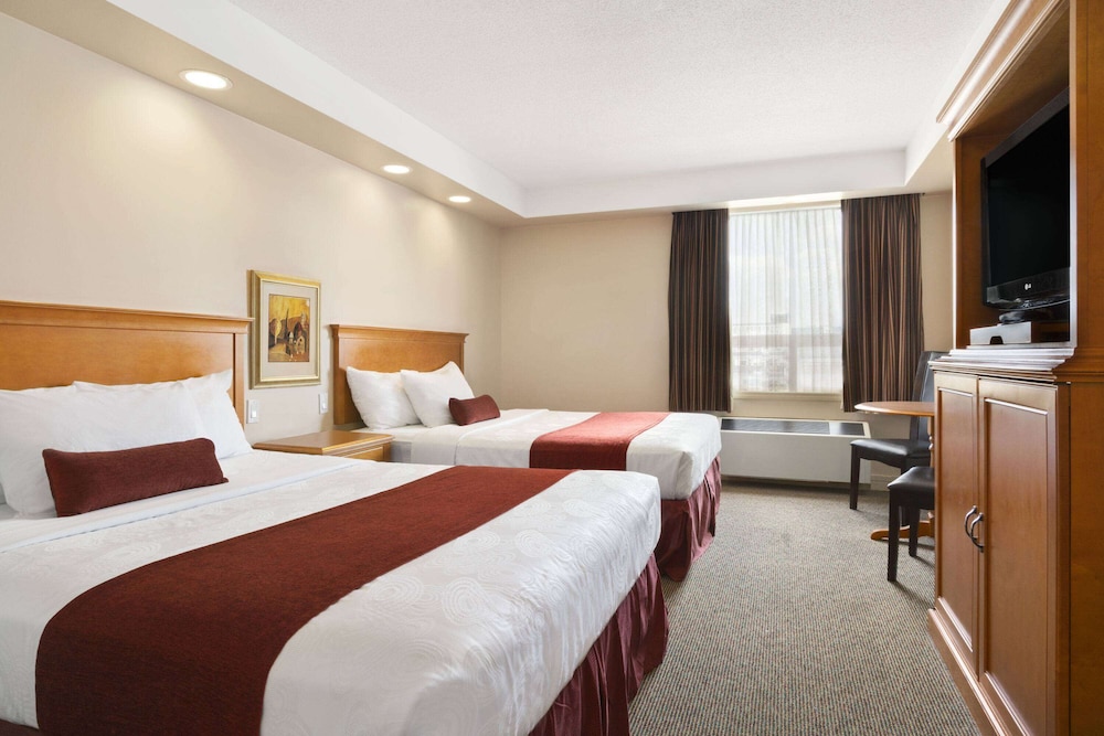 Travelodge By Wyndham Spruce Grove 17/50