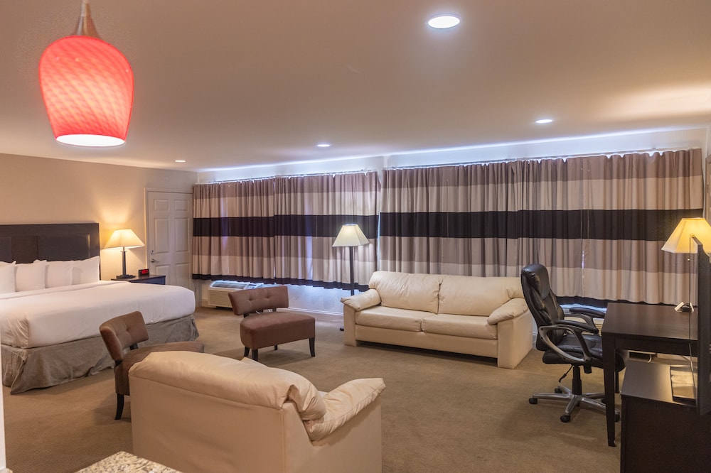 Cottonwood Suites Savannah Hotel and Conference Center 50/71