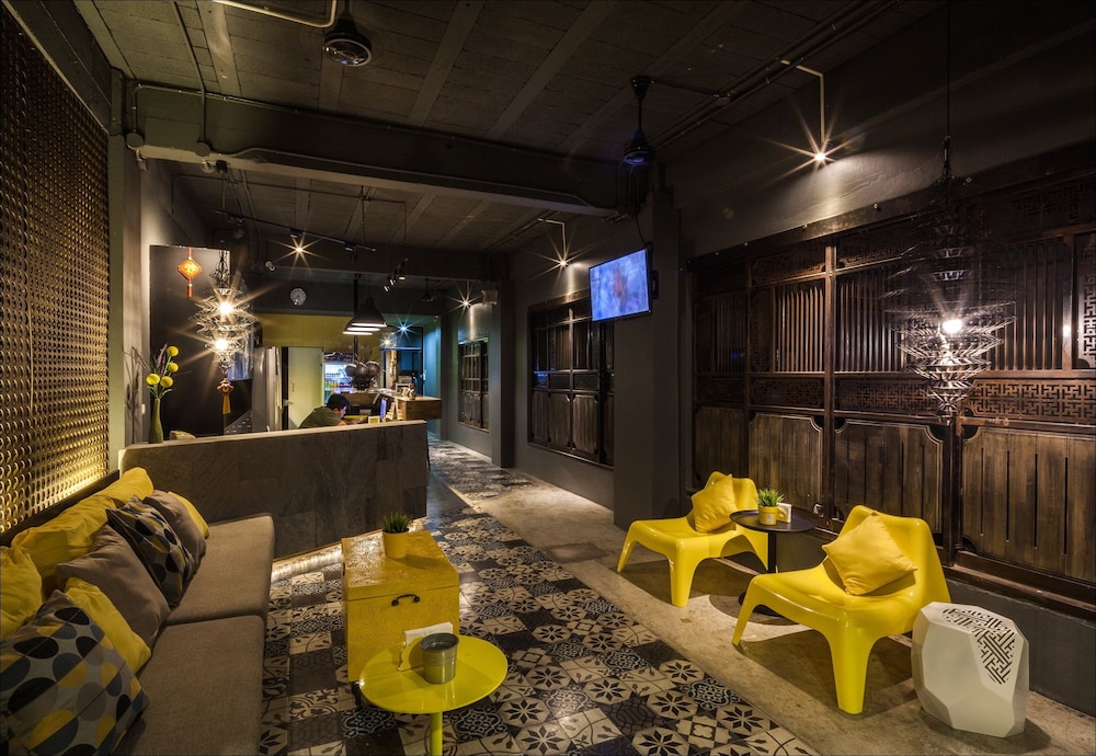 Fulfill Phuket Hostel 6/42