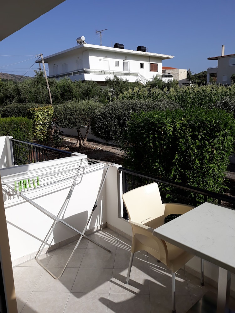 Niriides Hotel 25/47
