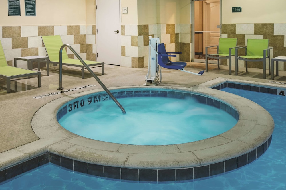 swimming pool spa