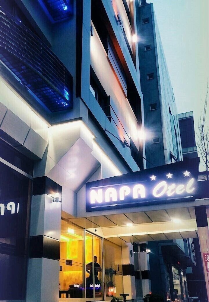 Napa Hotel 4/37