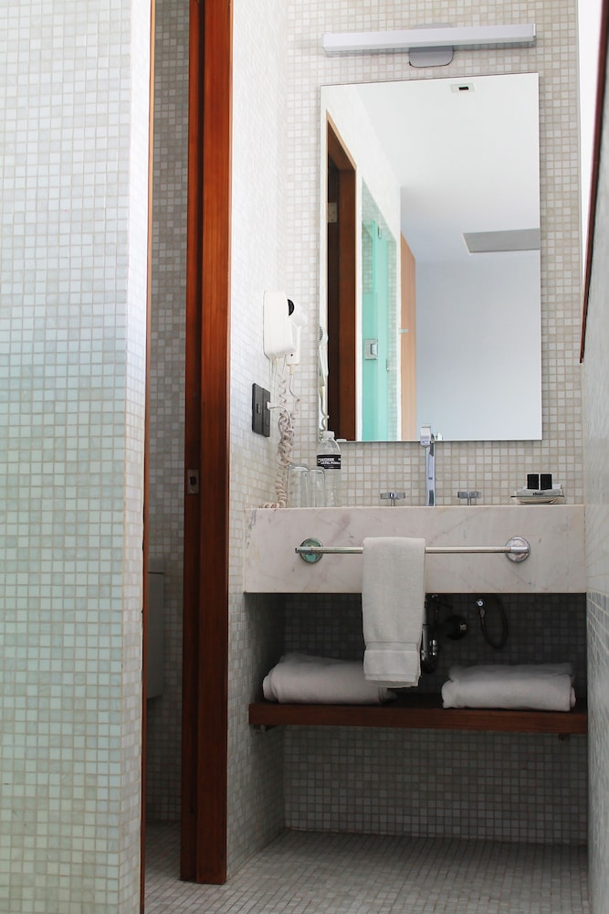 Ikonik Hotel Puebla 69/71
