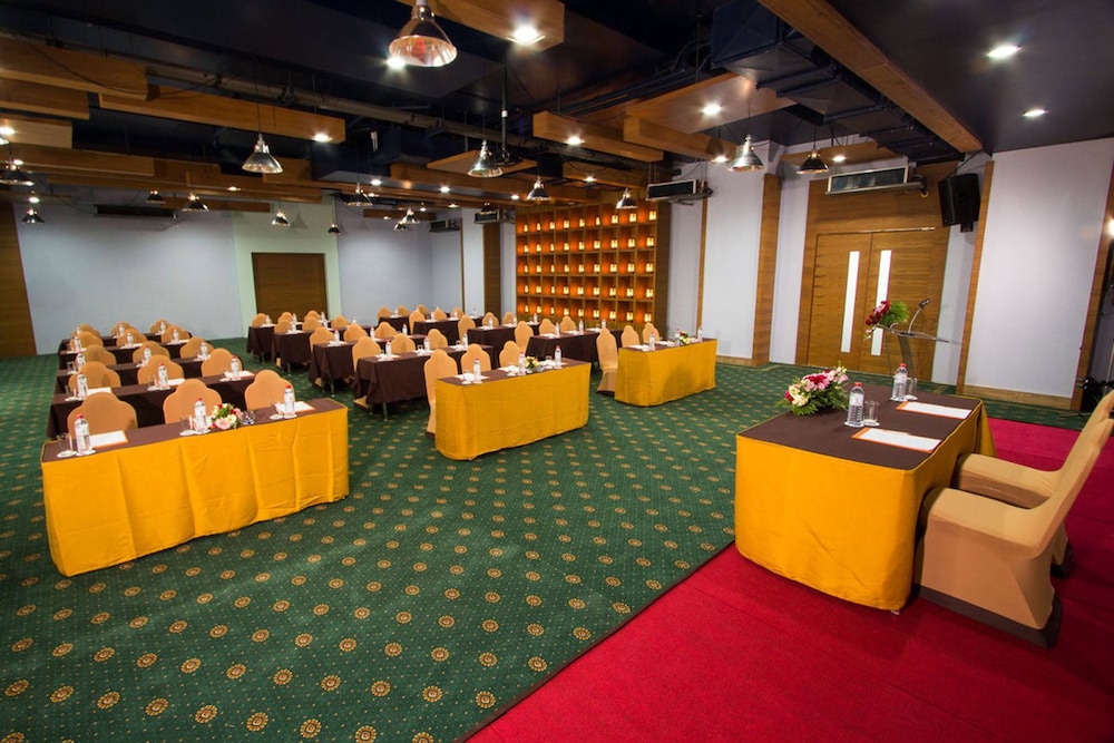 Movenpick Suriwongse Hotel Chiang Mai 60/70