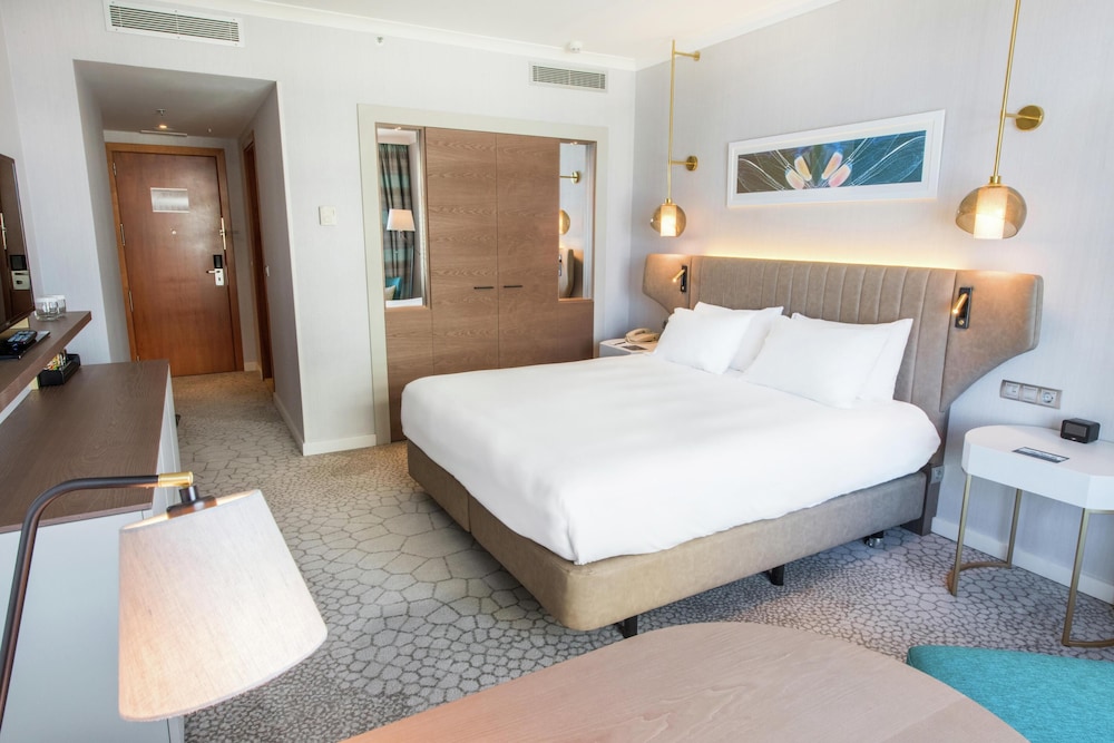 Connecting, Deluxe, Family, 2 King Beds